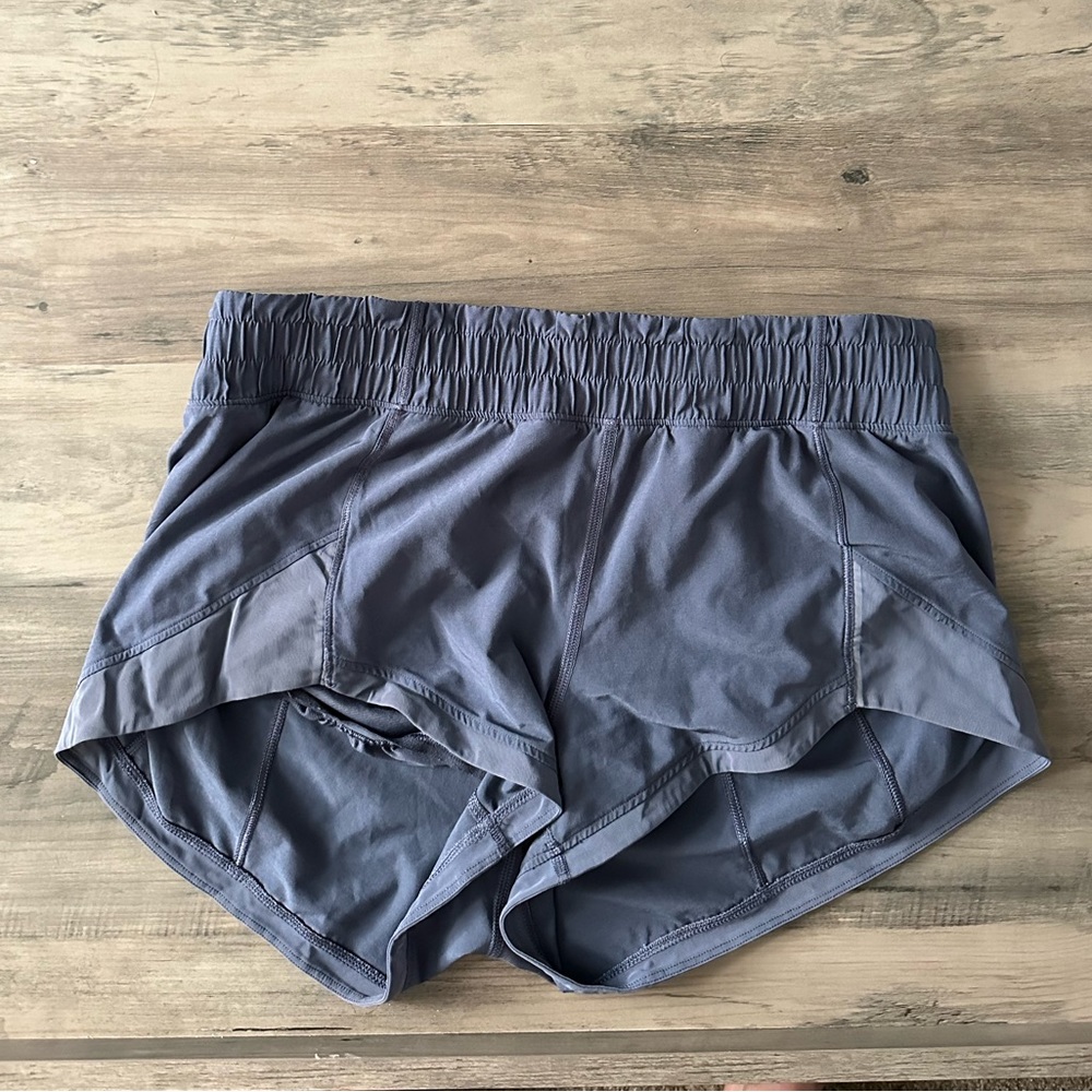 Lululemon miles ahead shorts 2.5”